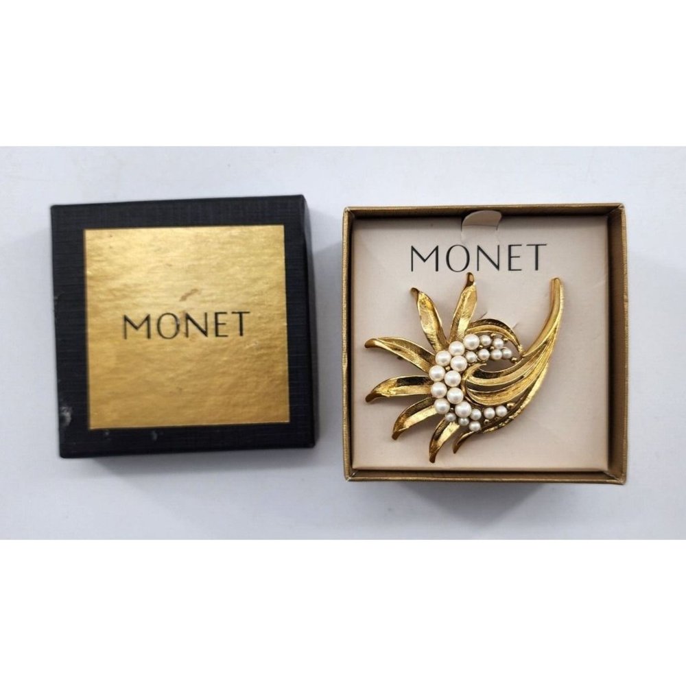 Vtg MONET Gold Tone Starburst Pearls Brooch Pendant Statement Holidays Winter